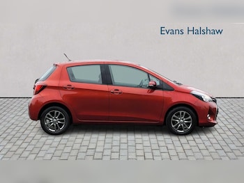 Used Toyota Yaris 2015 for sale - 76272190: Photo