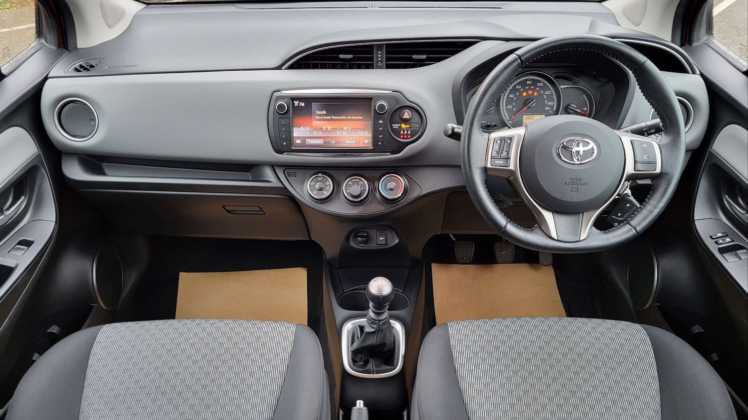 Used Toyota Yaris 2015 for sale - 76272190: Photo 8