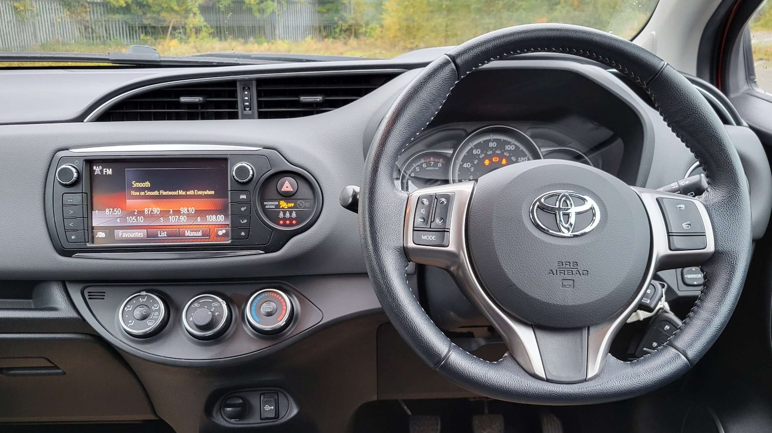 Used Toyota Yaris 2015 for sale - 76272190: Photo 9