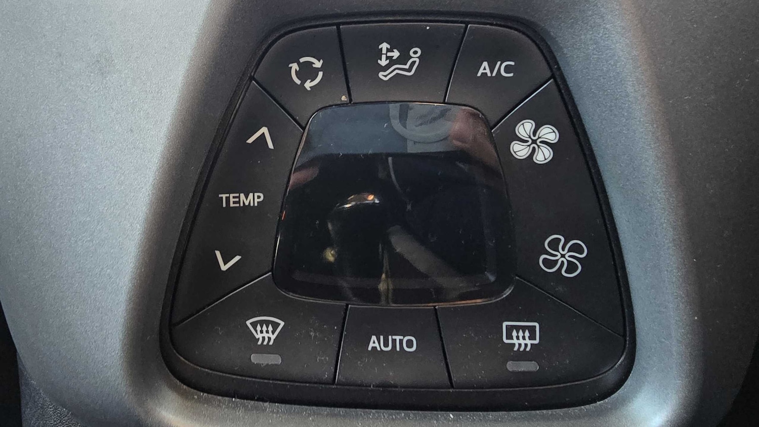 Used Toyota AYGO 2019 for sale - 76636820: Photo 19