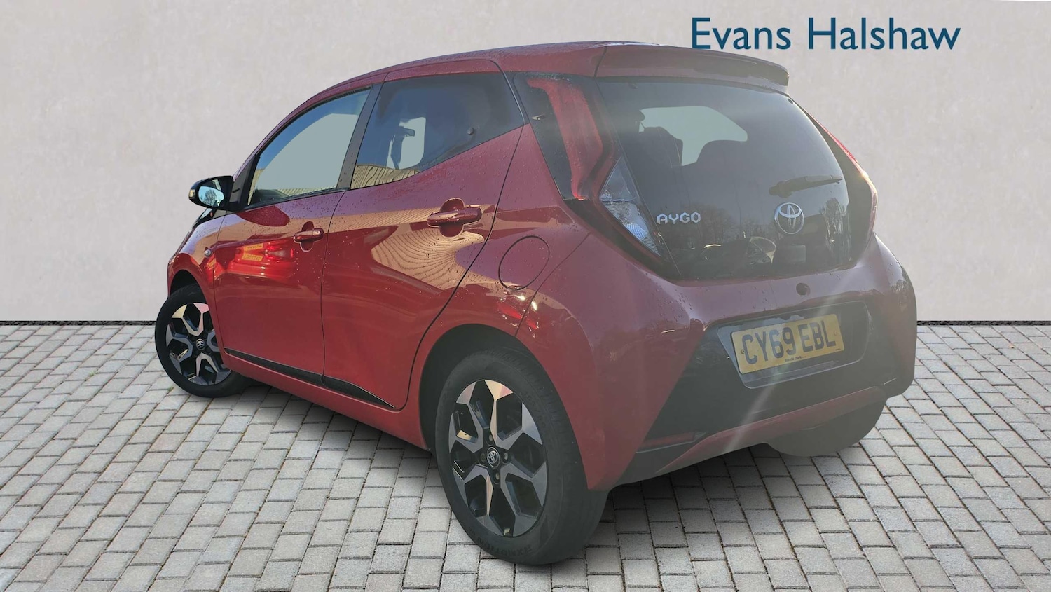 Used Toyota AYGO 2019 for sale - 76636820: Photo 2
