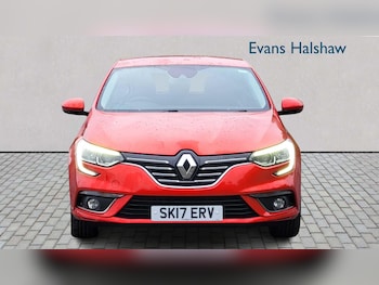 Used Renault Megane 2017 for sale - 76286257: Photo