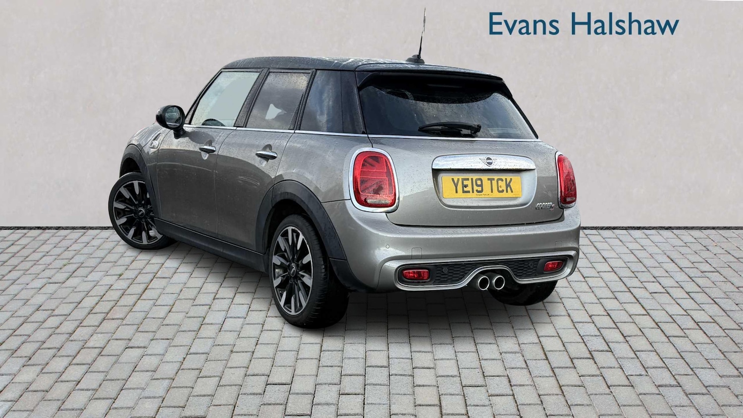 Used MINI Hatch 2019 for sale - 77011137: Photo 2