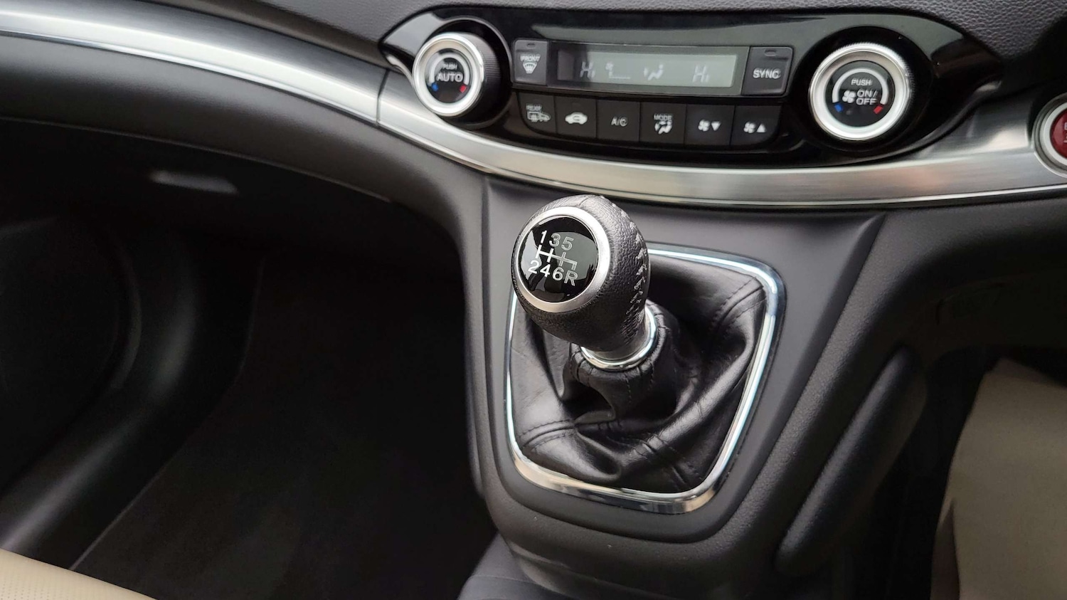 Used Honda CR-V 2017 for sale - 76761091: Photo 23