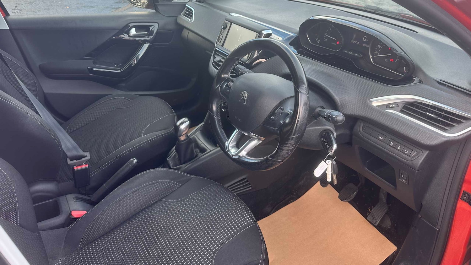 Used Peugeot 208 2015 for sale - 76460021: Photo 13