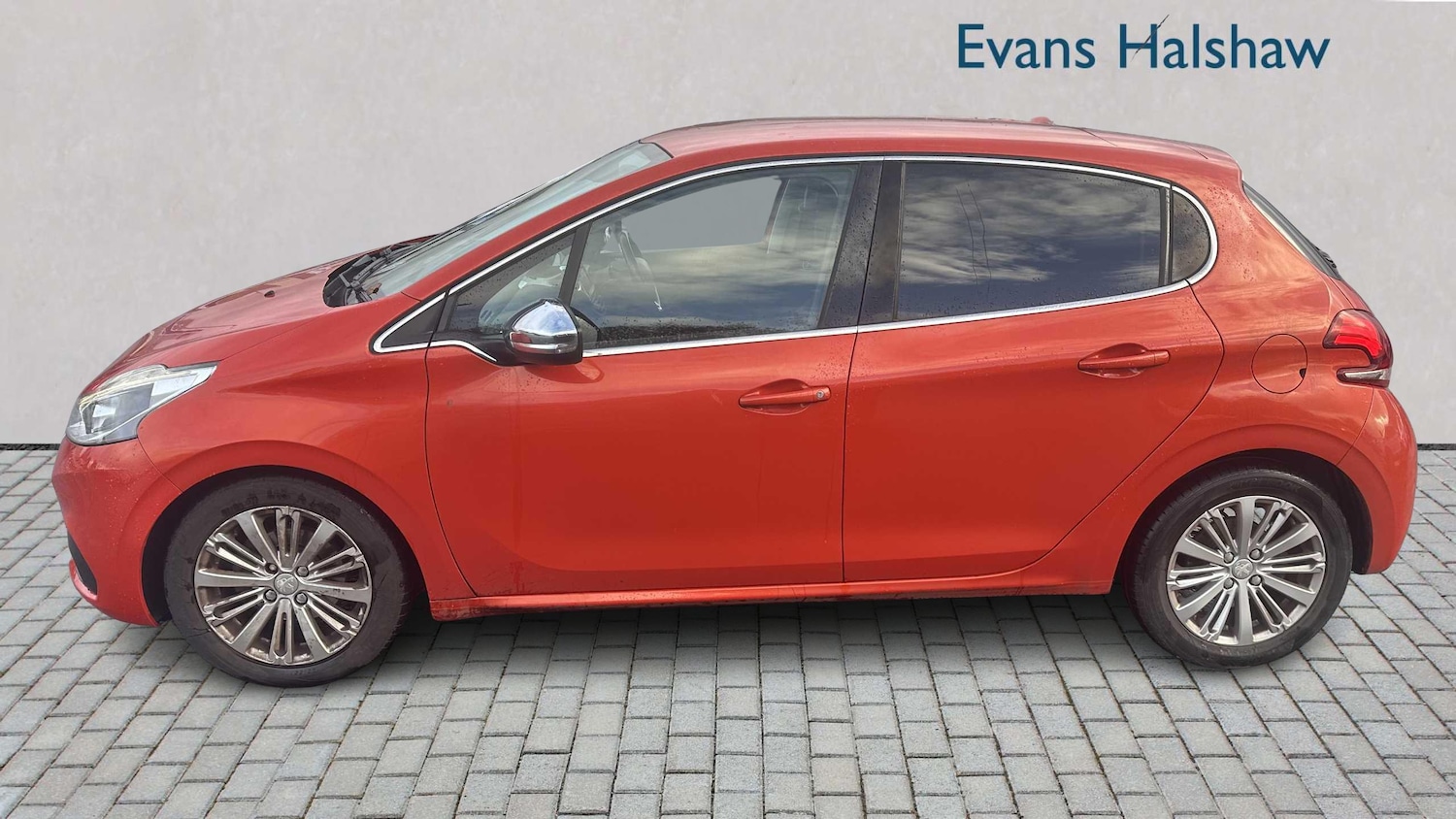 Used Peugeot 208 2015 for sale - 76460021: Photo 3