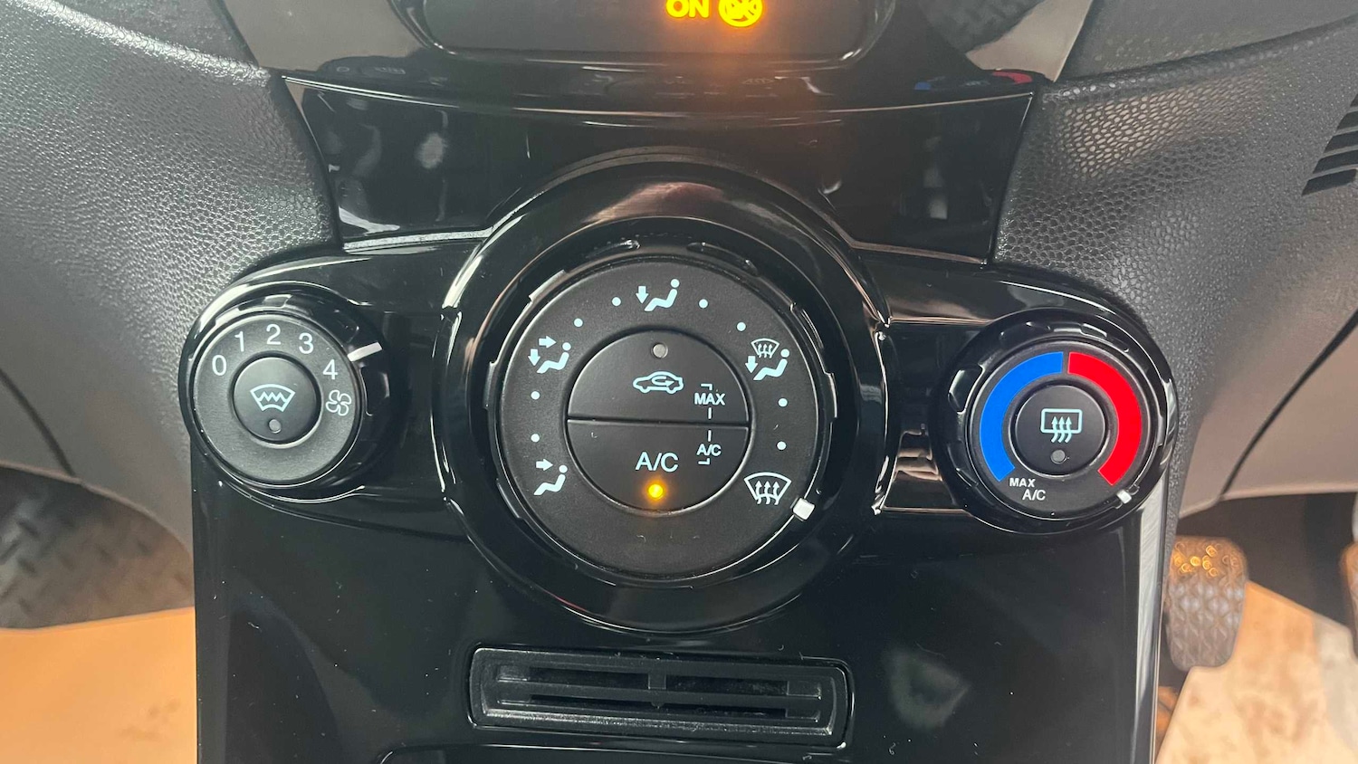 Used Ford Fiesta 2015 for sale - 76718068: Photo 10