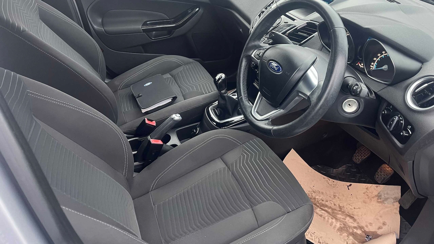 Used Ford Fiesta 2015 for sale - 76718068: Photo 6