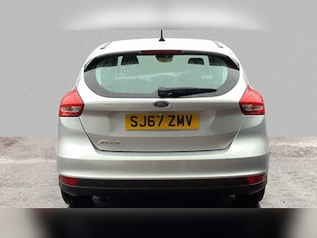 Used Ford Focus 2017 for sale - 76310799: Photo 3
