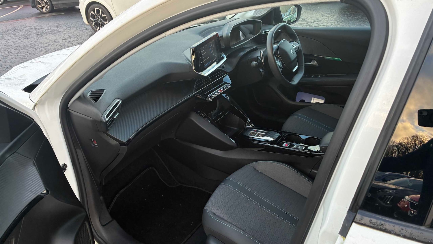 Used Peugeot 208 2023 for sale - 77032197: Photo 14