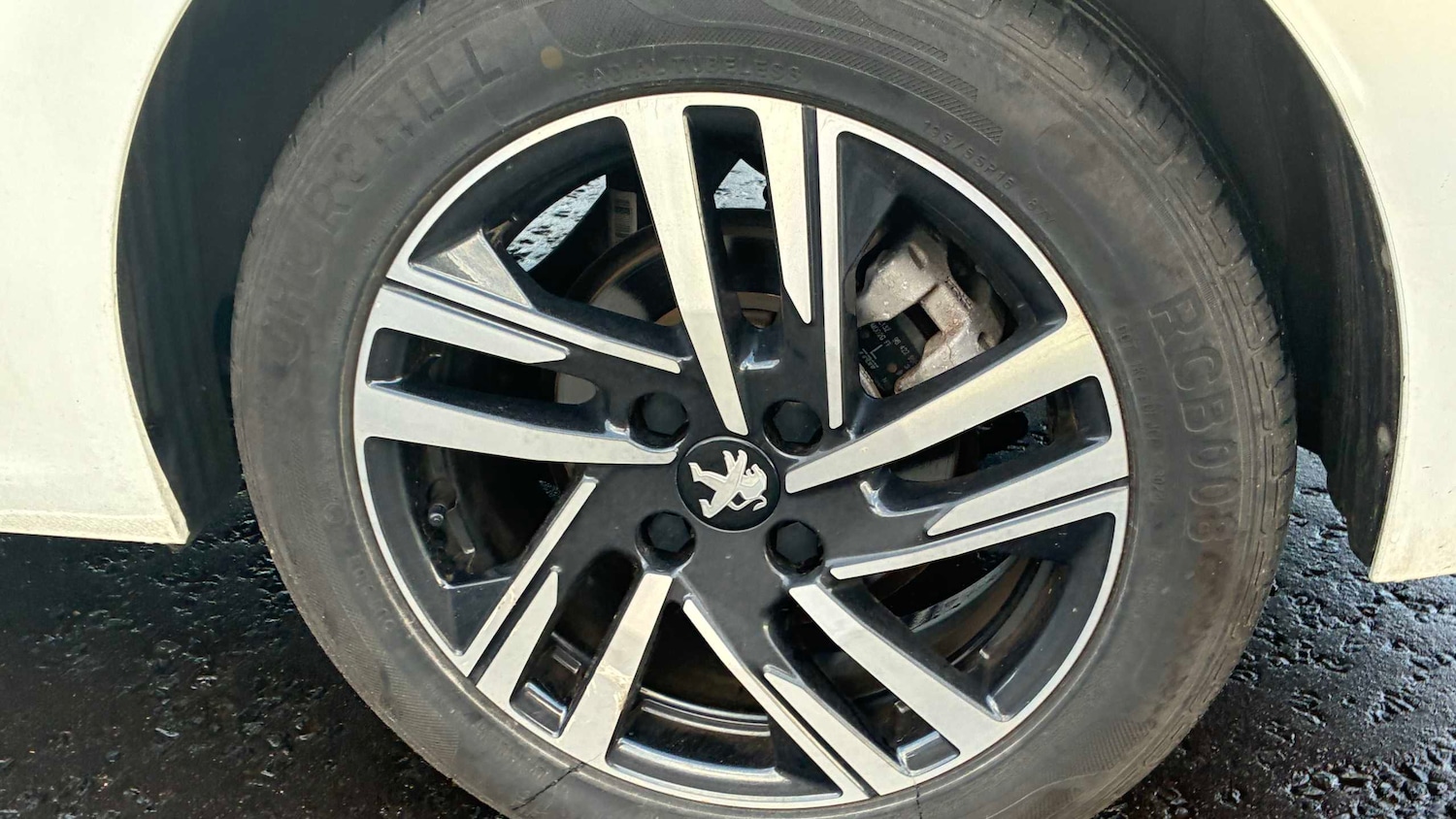 Used Peugeot 208 2023 for sale - 77032197: Photo 5