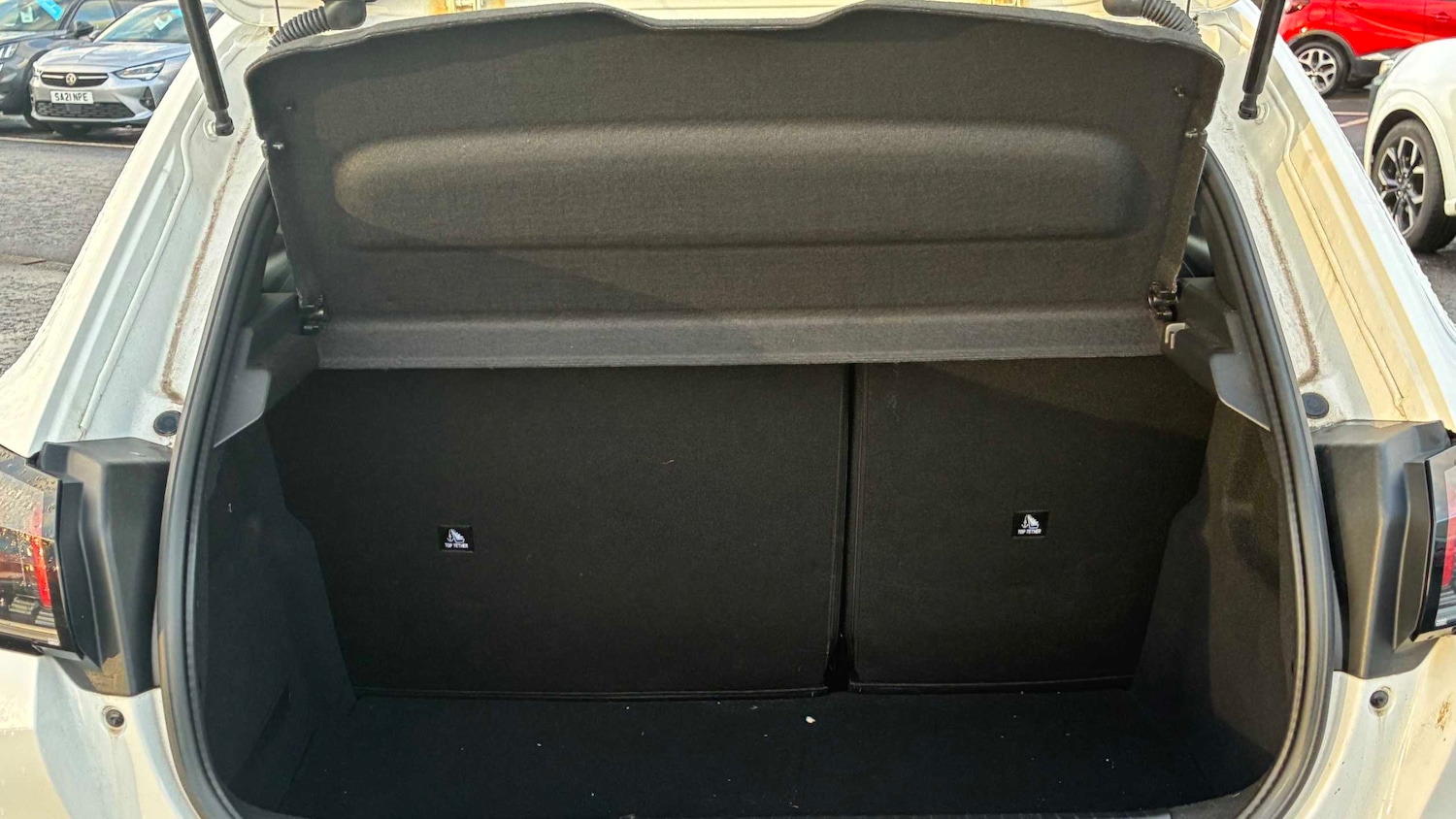 Used Peugeot 208 2023 for sale - 77032197: Photo 6