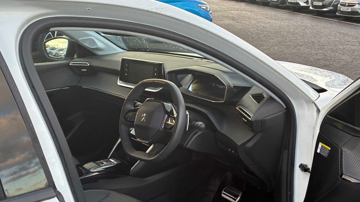 Used Peugeot 208 2023 for sale - 77032197: Photo 7