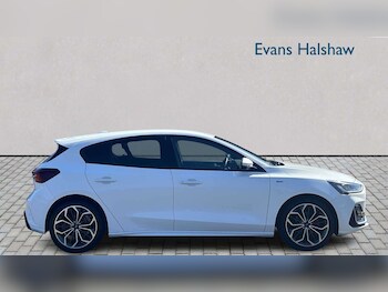 Used Ford Focus 2023 for sale - 78432799: Photo