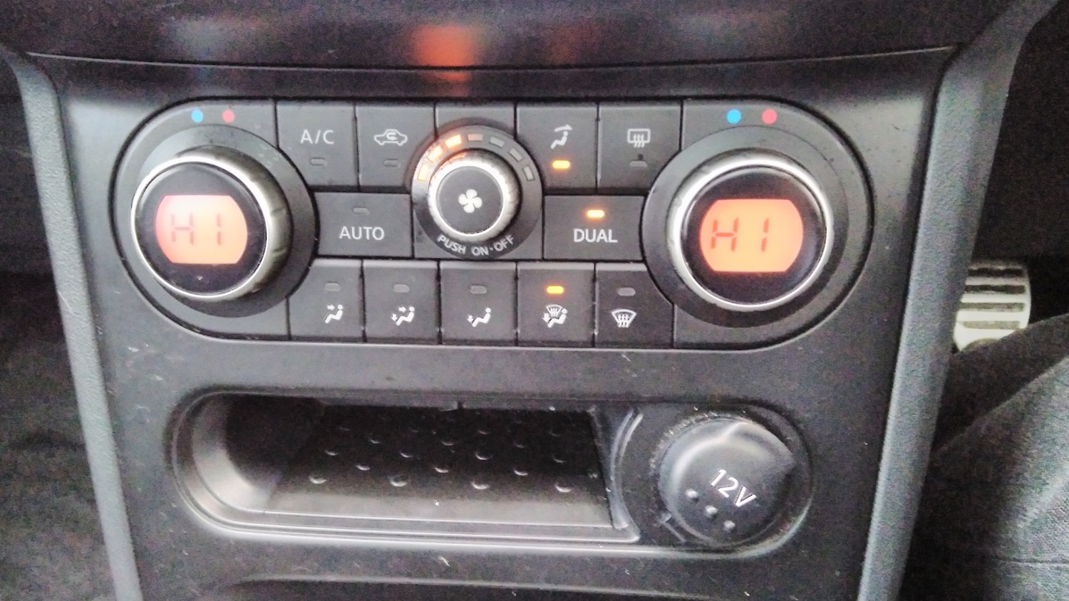 Used Nissan Qashqai 2010 for sale - 77274166: Photo 15