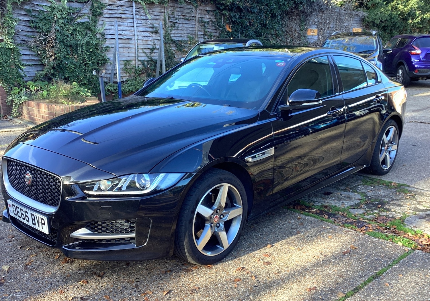 Used Jaguar XE 2016 for sale - 76518661: Photo 1
