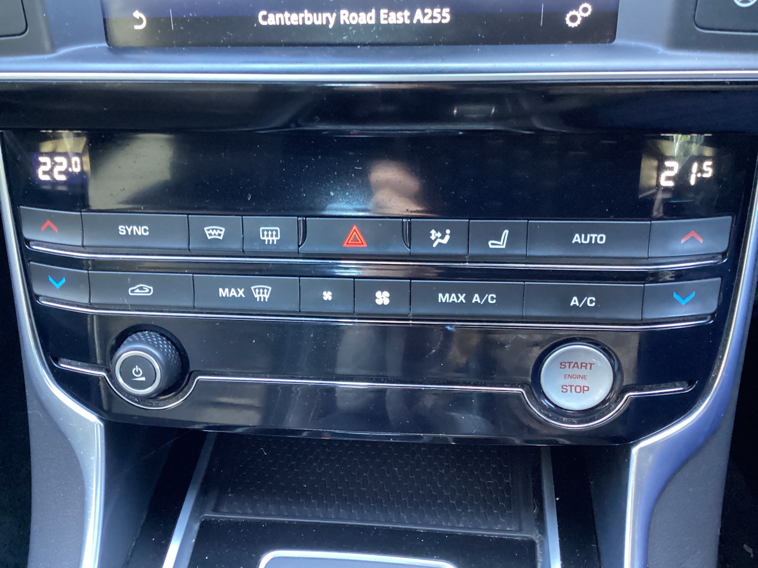 Used Jaguar XE 2016 for sale - 76518661: Photo 15