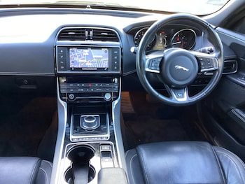 Used Jaguar XE 2016 for sale - 76518661: Photo