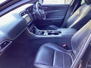 Used Jaguar XE 2016 for sale - 76518661: Photo