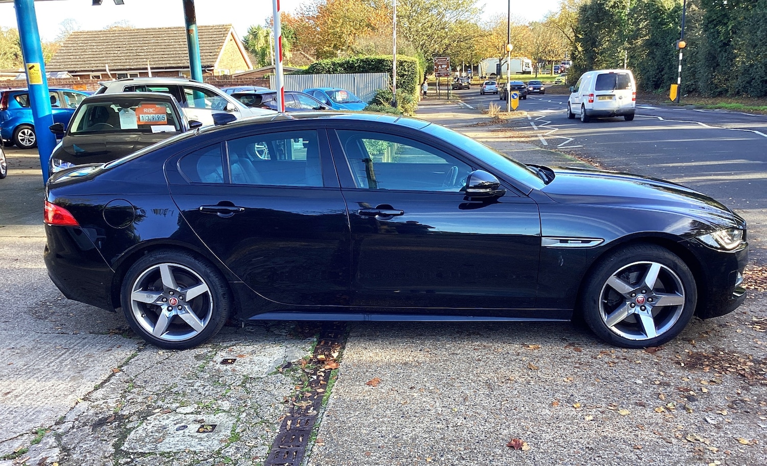 Used Jaguar XE 2016 for sale - 76518661: Photo 7