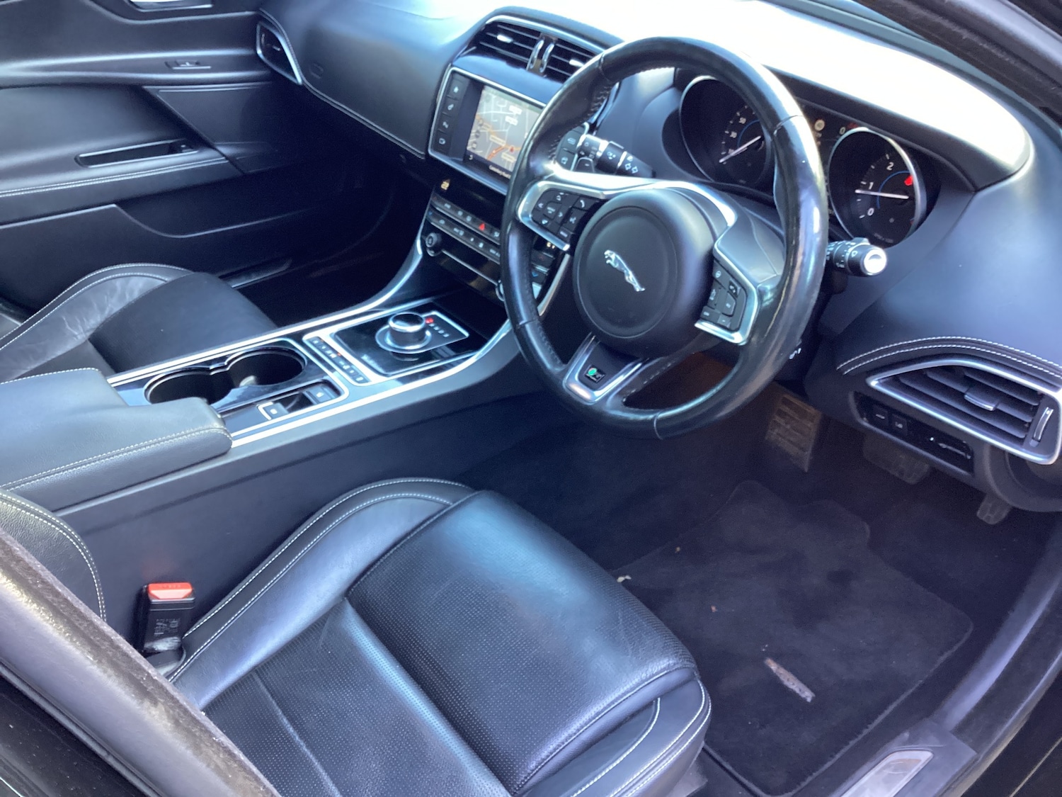 Used Jaguar XE 2016 for sale - 76518661: Photo 8