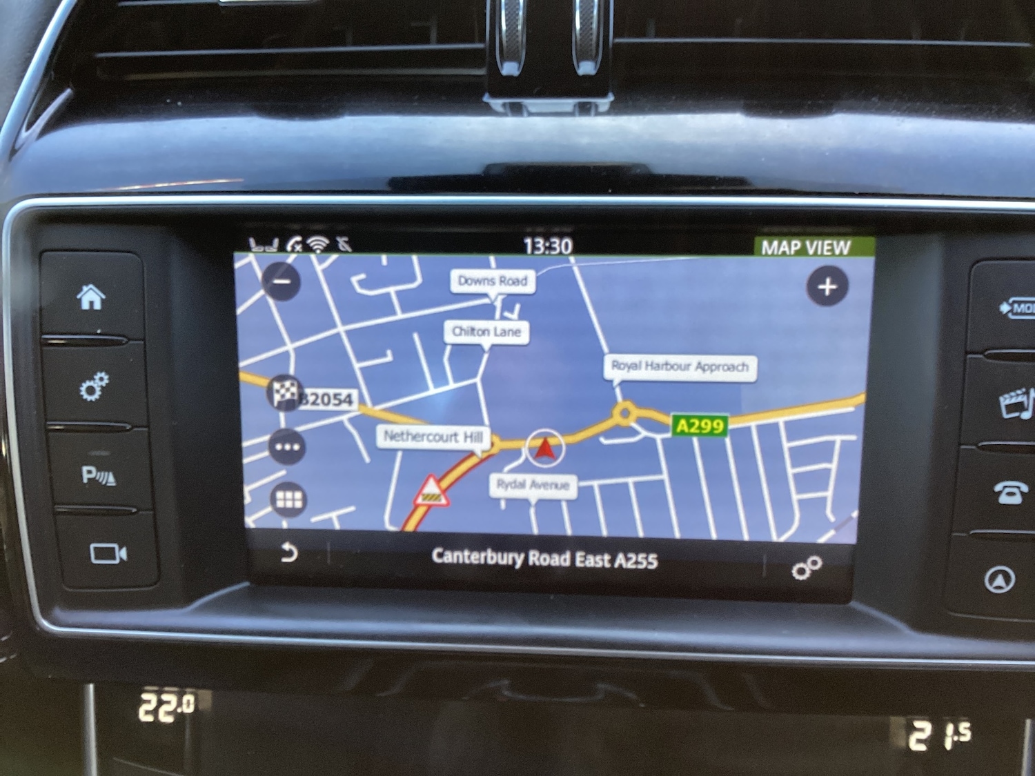 Used Jaguar XE 2016 for sale - 76518661: Photo 9