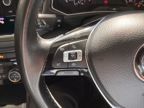 Used Volkswagen T-Roc 2019 for sale - 74923258: Photo 24