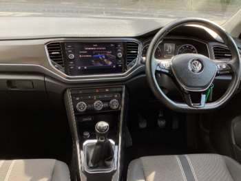 Used Volkswagen T-Roc 2019 for sale - 74923258: Photo