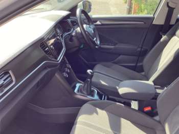 Used Volkswagen T-Roc 2019 for sale - 74923258: Photo