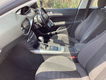 Used Peugeot 308 2016 for sale - 78972299: Photo