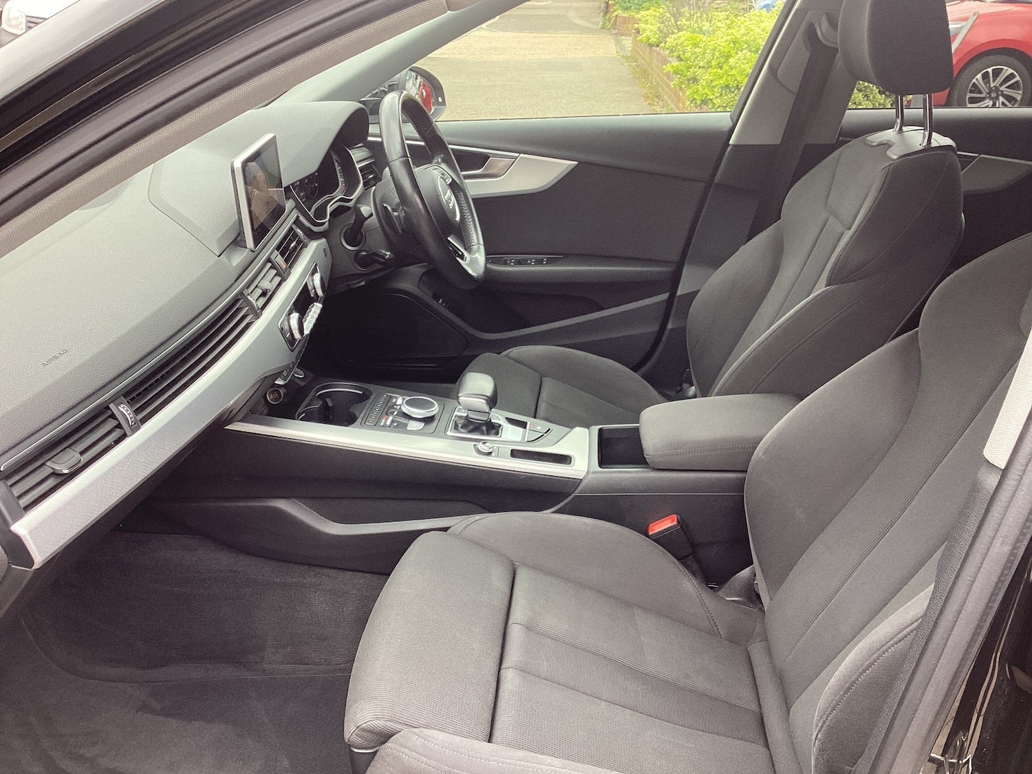 Used Audi A4 2017 for sale - 78108303: Photo 4