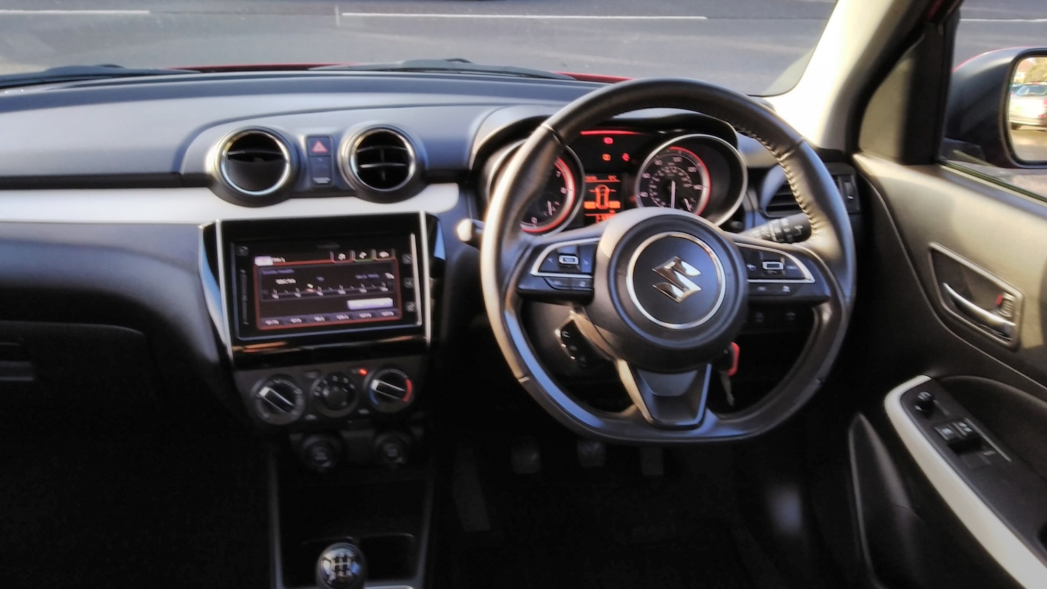 Used Suzuki Swift 2023 for sale - 77258610: Photo 2