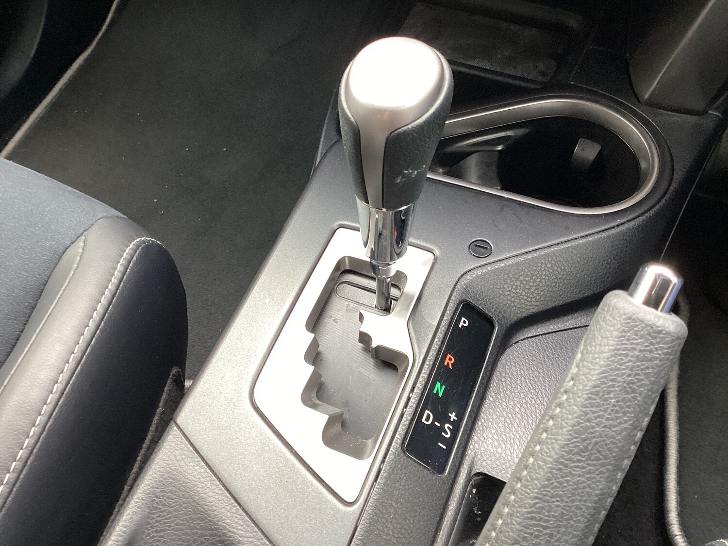 Used Toyota RAV4 2018 for sale - 76663349: Photo 13