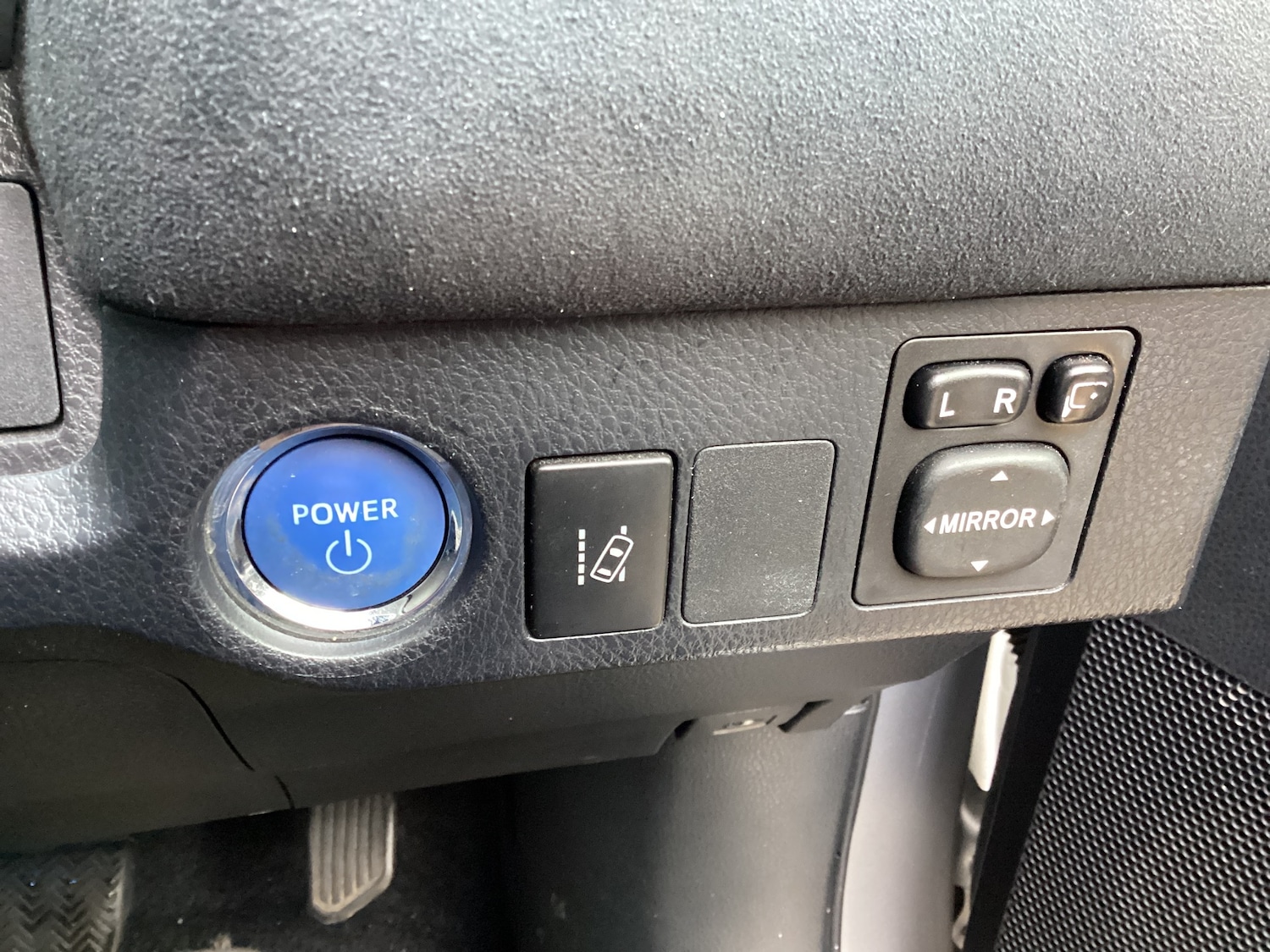 Used Toyota RAV4 2018 for sale - 76663349: Photo 16