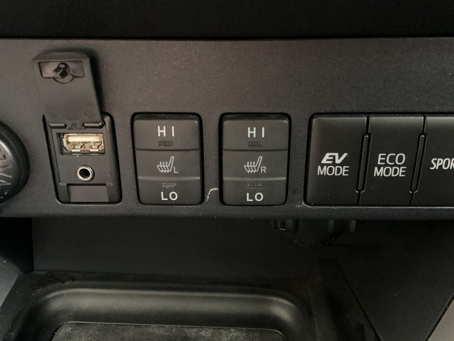 Used Toyota RAV4 2018 for sale - 76663349: Photo 18