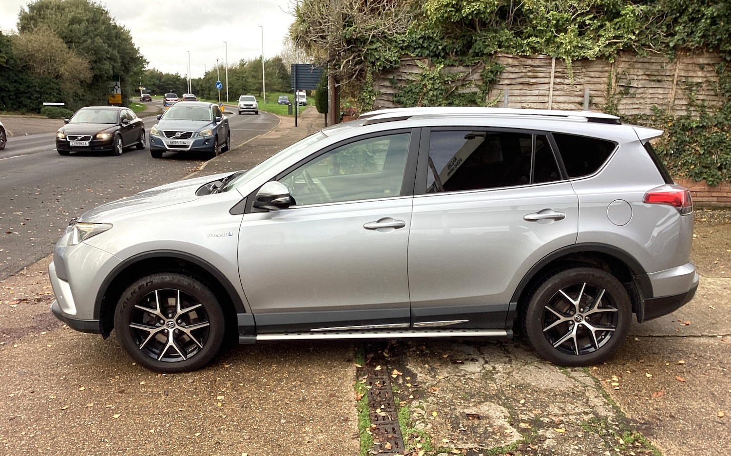 Used Toyota RAV4 2018 for sale - 76663349: Photo 3