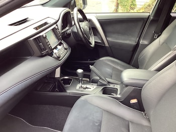 Used Toyota RAV4 2018 for sale - 76663349: Photo