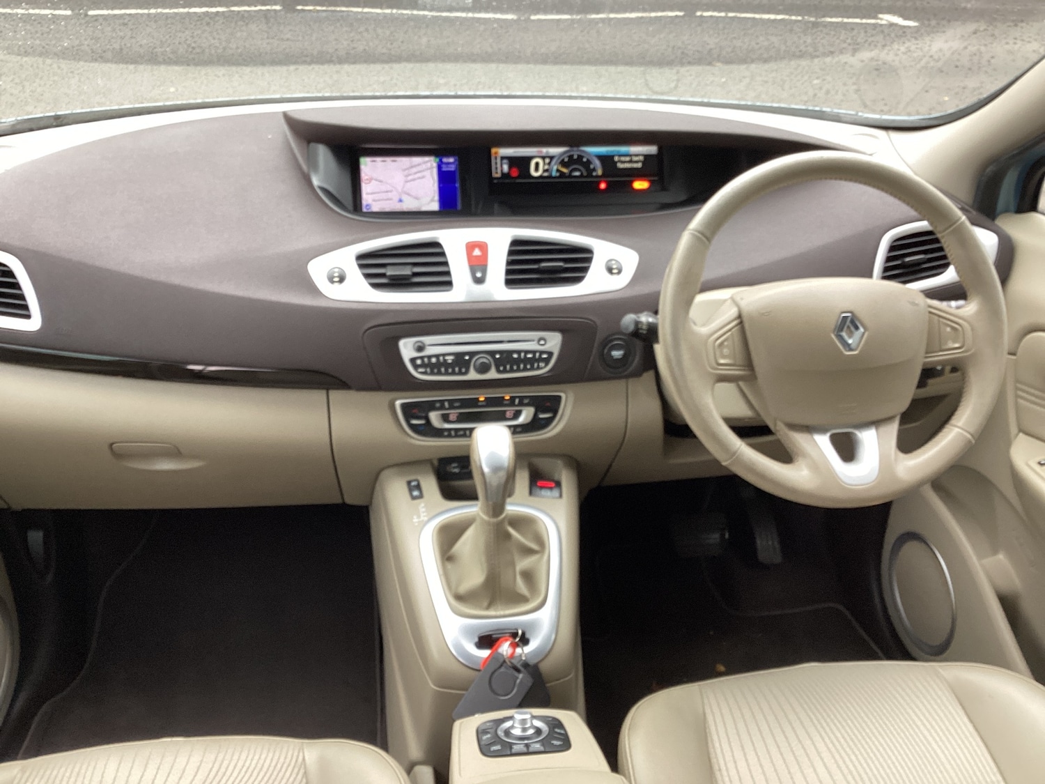Used Renault Grand Scenic 2010 for sale - 76403476: Photo 2