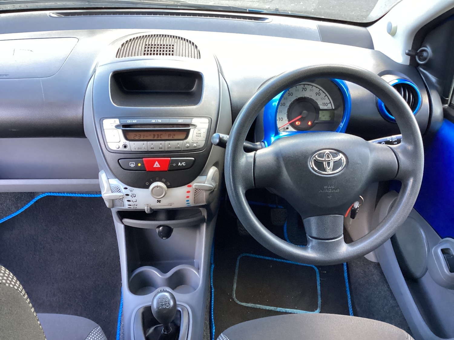 Used Toyota AYGO 2009 for sale - 76663630: Photo 2