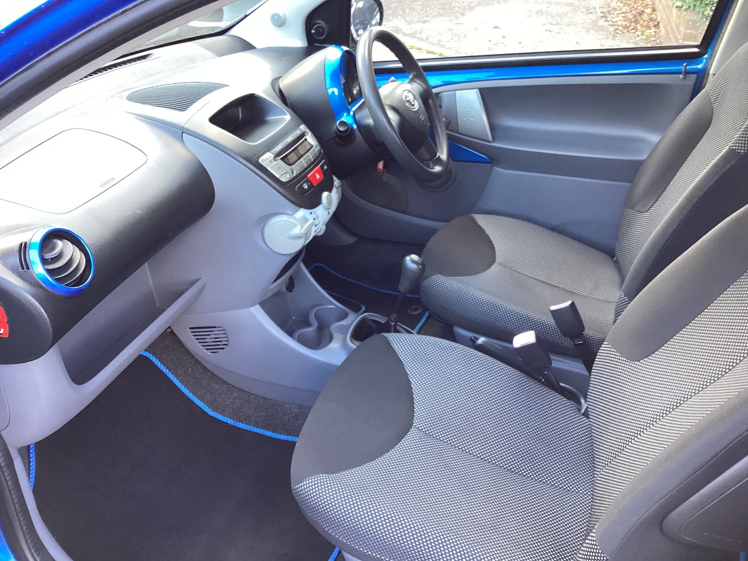 Used Toyota AYGO 2009 for sale - 76663630: Photo 4