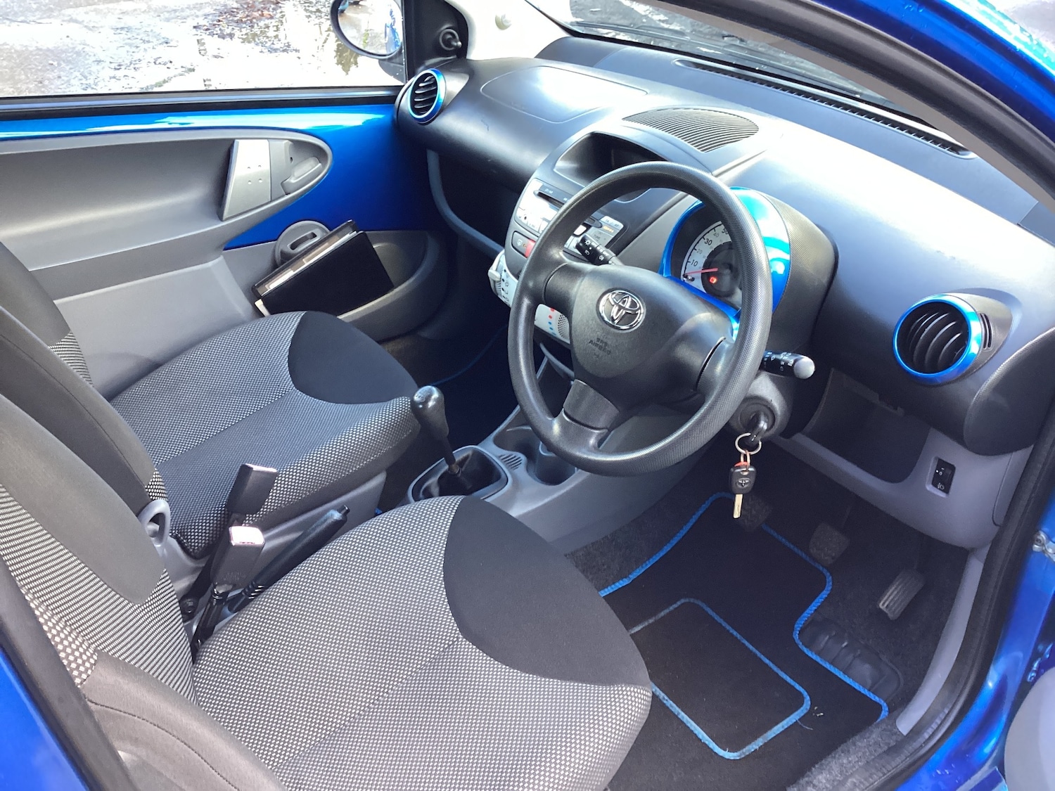 Used Toyota AYGO 2009 for sale - 76663630: Photo 8