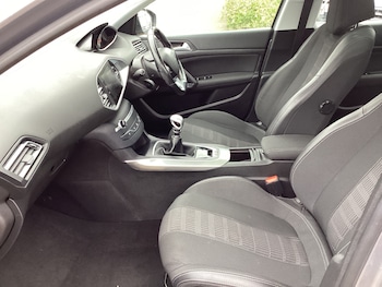 Used Peugeot 308 2018 for sale - 77701520: Photo