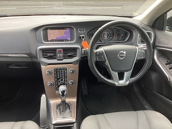 Used Volvo V40 2019 for sale - 78285185: Photo