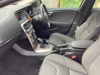 Used Volvo V40 2019 for sale - 78285185: Photo