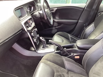 Used Volvo V40 2016 for sale - 79308889: Photo