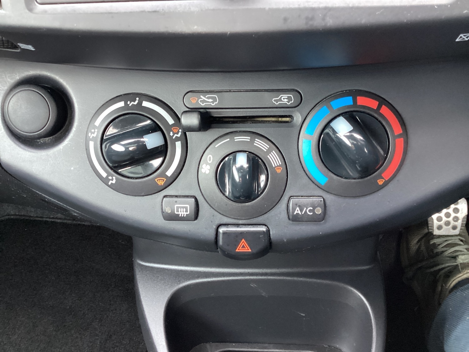 Used Nissan Micra C+C 2009 for sale - 77541847: Photo 11