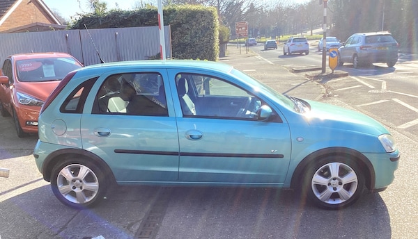 Used Vauxhall Corsa 2004 for sale - 73961536: Photo 7