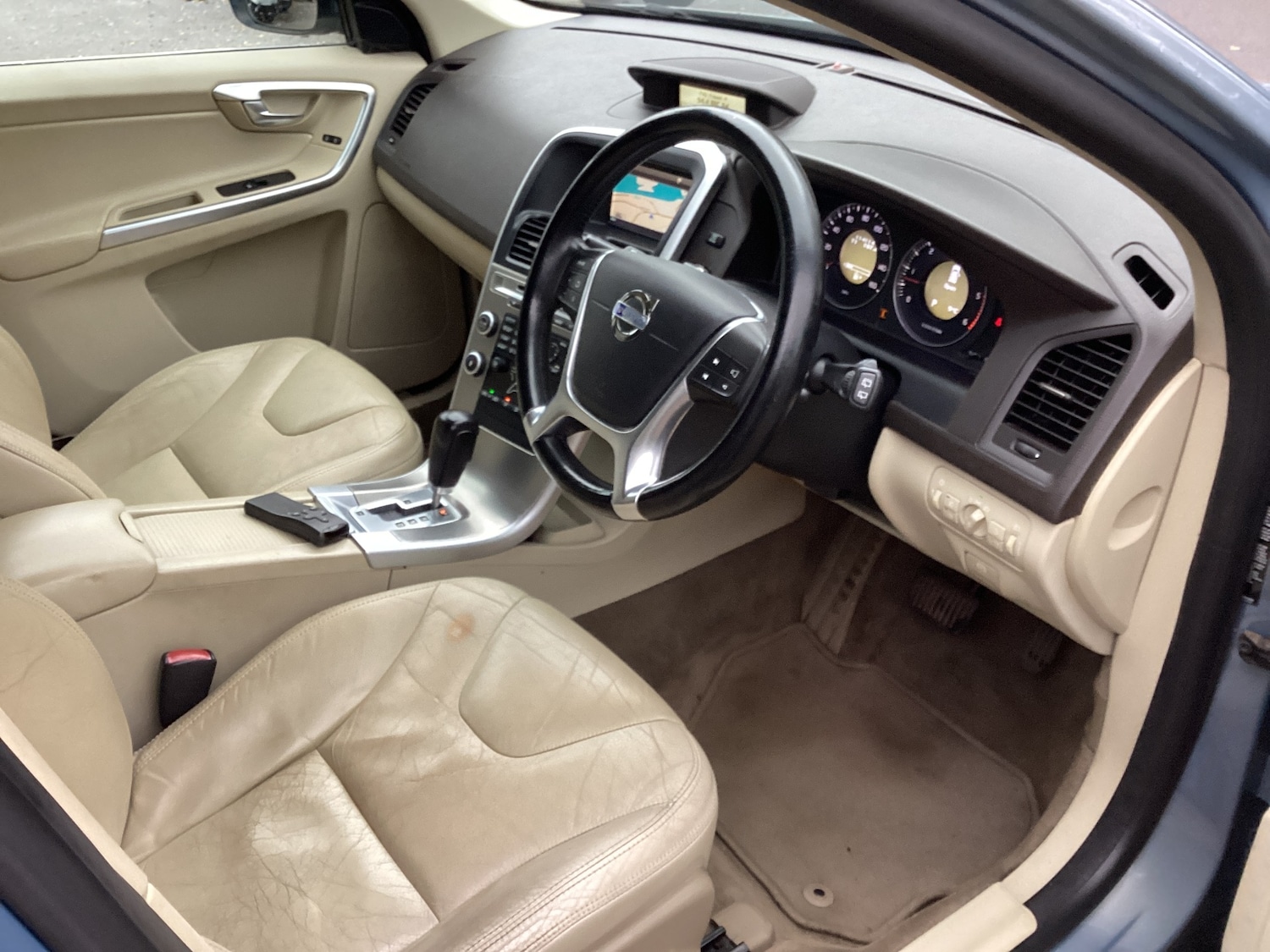 Used Volvo XC60 2009 for sale - 76762859: Photo 12