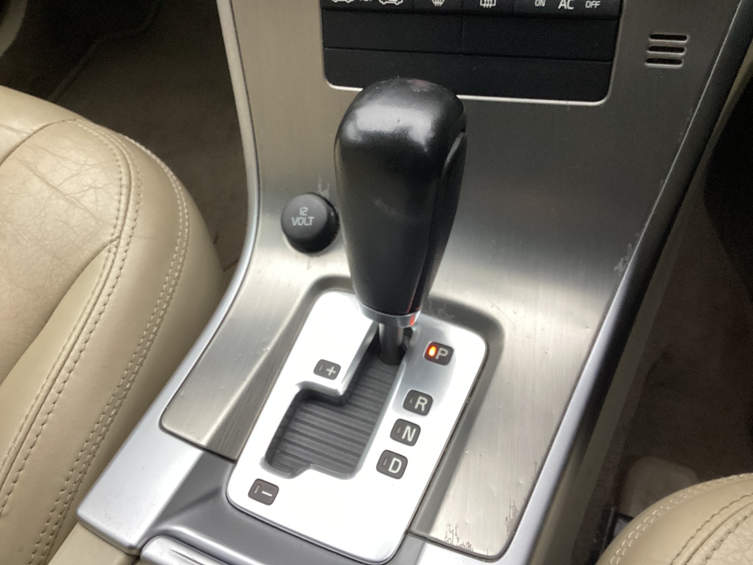 Used Volvo XC60 2009 for sale - 76762859: Photo 16