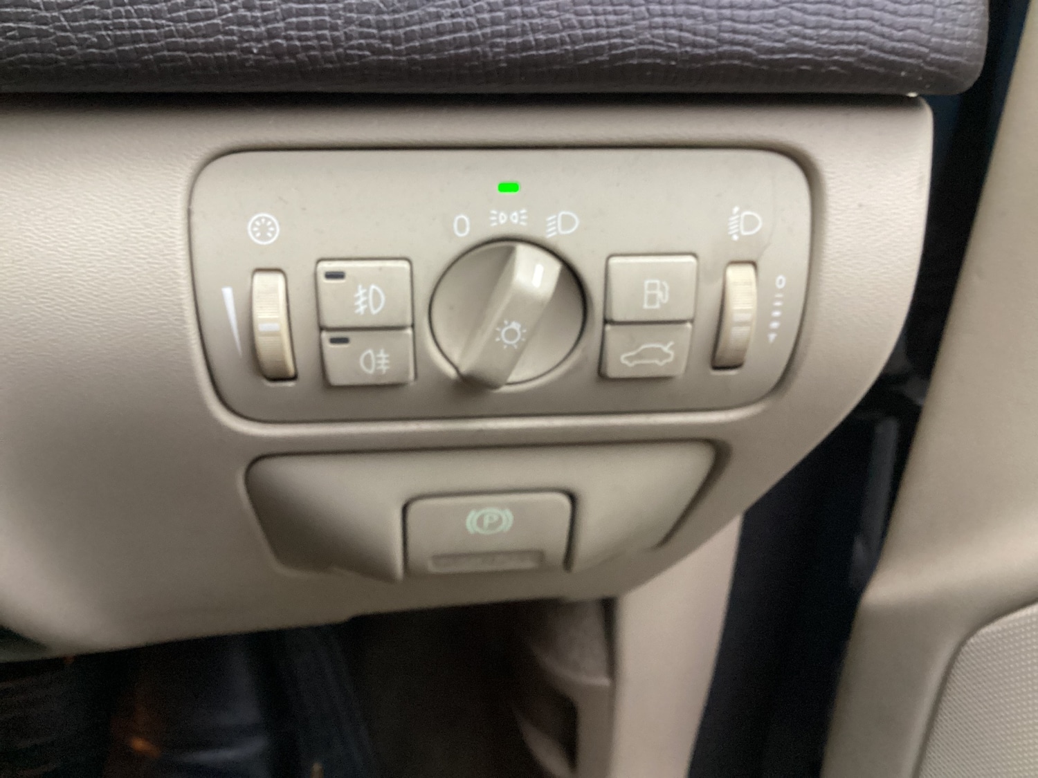 Used Volvo XC60 2009 for sale - 76762859: Photo 18